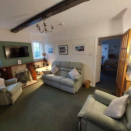 Private Apartment, Parking, Sea And Country Views Lyme Regis Exterior foto