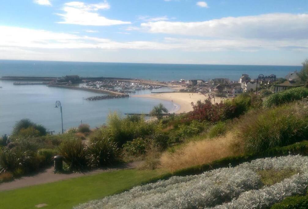 Private Apartment, Parking, Sea And Country Views Lyme Regis Exterior foto